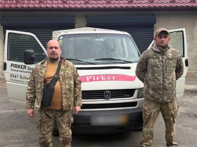 Сокирянська громада передала захисникам уже 12-те авто цього року