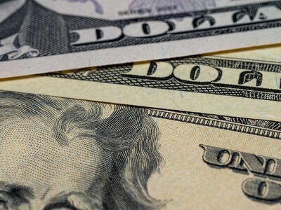 Експортери посилили продаж валюти наприкінці місяця
