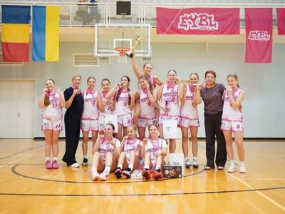 Баскетболістки з Нововолинська вибороли «золото» першого туру Європейської дівочої ліги