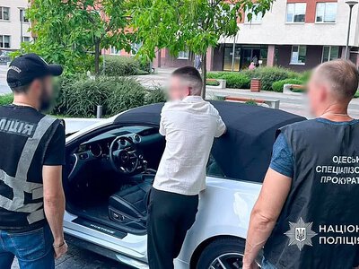 В Одесі за $1900 обіцяли оформити «красивий» держномер: справу передали до суду