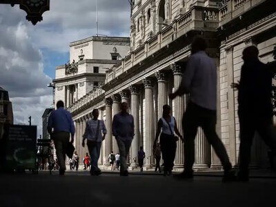 Sky News: Британія тимчасово закрила повітряний простір над авіабазою США після спроби атаки