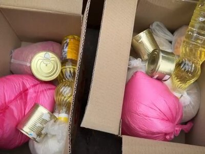  Житель Олешок на Херсонщині отримав продукти, які українські військові скинули з безпілотника 