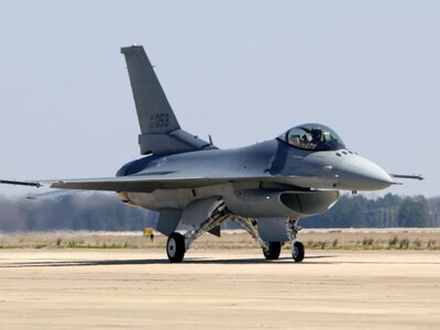 Бельгія прискорено передасть Україні три F-16, а у рф розбився бомбардувальник Ту-95. Головне за...