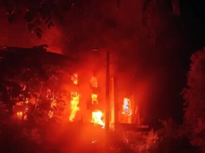 У Херсоні через артилерійський обстріл загорівся приватний будинок - Херсон Daily