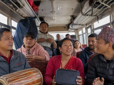 У Непалі ШІ-треки в стилі фольклору поширюються в соцмережах — Kathmandu Post