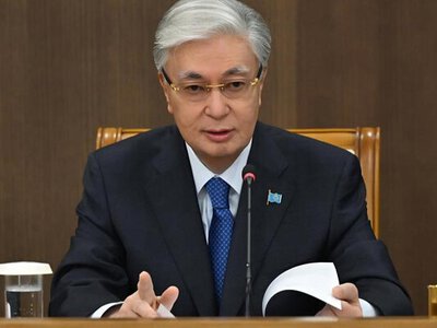 Токаєв закликав Путіна заморозити війну в Україні