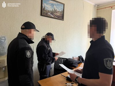 Патрульний з Кривого Рогу пропонував чоловікам виїзд до Польщі через Білорусь за $7 тисяч