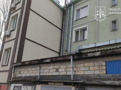 Гараж перетворили на готель: у Києві прокуратура вимагає повернути державі понад 500 кв. м майна