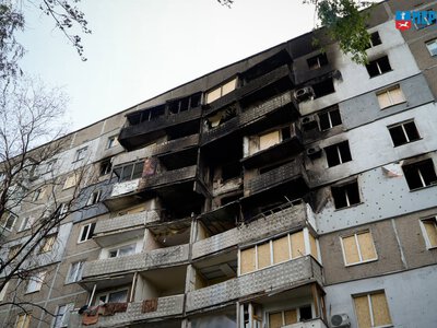У Черкасах готуються до відновлення двох під’їздів будинку, в який у травні влучив російський дрон