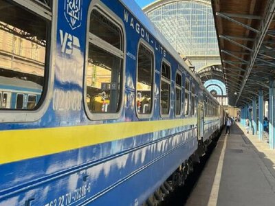 Після нічної атаки рф десятки поїздів Укрзалізниці затримуються: найбільше – рейси на захід України та до кордону