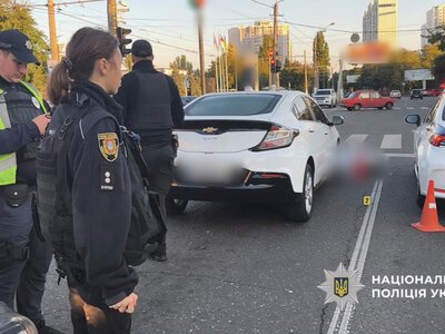 В Одесі на Люстдорфській дорозі виявили тіло чоловіка з вогнепальним пораненням