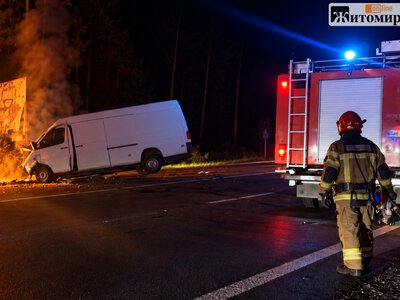 Смертельна ДТП поблизу Зарічан: зіткнулися легковик і мікроавтобус