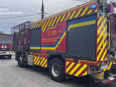 Пожежа спалахнула у дев'ятиповерхівці: у Запоріжжі рятувальники допомогли жінці вибратися з квартири