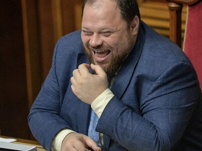 Уряд просить Раду Коломойського-Зеленського вийти на роботу на день раніше, щоб Україна, що стікає кров'ю, отримала $4,3 мільярда