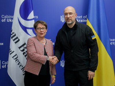 Шмигаль обговорив із президенткою ЄБРР фінансування енергетики та відновлення ЧАЕС