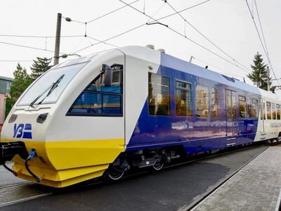У Києві зупинили рух кільцевої електрички