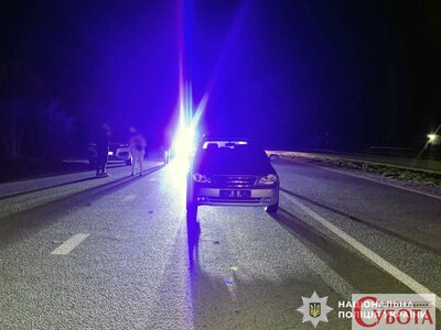 На трасі в Житомирській області Chevrolet здійснив наїзд на жінку, потерпілу госпіталізували