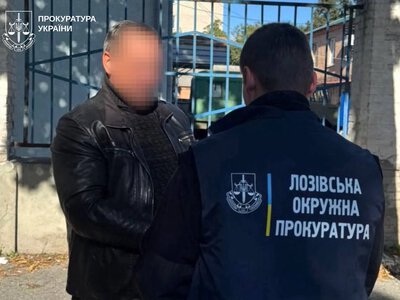 Пограбування у Златополі: дівчині погрожували пістолетом і зачинили у ванній