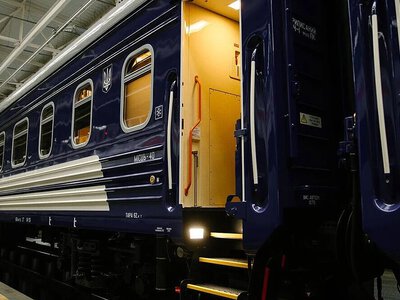 Укрзалізниця повідомила про значні затримки поїздів після атаки на Київ