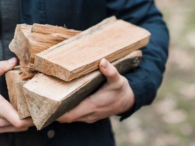 Субсидія на дрова та вугілля у 2026 році: як оформити та хто отримає 19400 гривень 