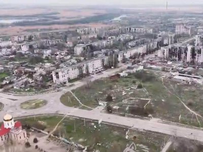 Окупанти відбирають їжу, яку скидають жителям Олешок