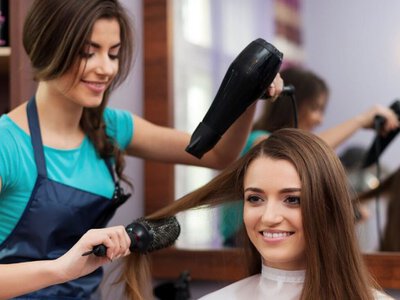 Як змінити життя після 30: українок безкоштовно навчають новій професії