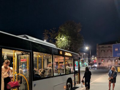 У Рівному на маршрути виїхали 50 тролейбусів і 132 автобуси