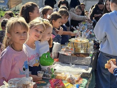 У Тлумацькому ліцеї на благодійному ярмарку зібрали понад 93 тисячі гривень для військових