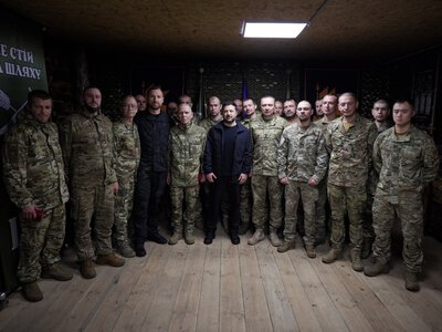 Зеленський на фронті нагородив бійців операції «Вівальді» на Лиманському напрямку (ВІДЕО)