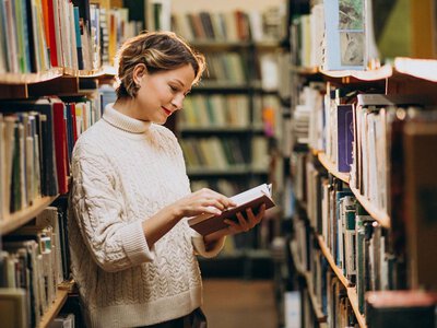 Не перевернути сторінку і закрити книгу: як правильно сказати українською