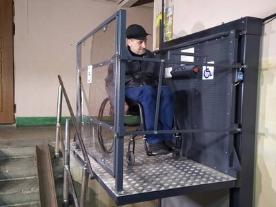 Понад 50 підйомників для людей з інвалідністю встановили у Львові
