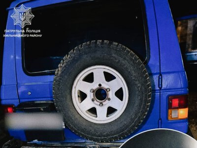 На Хмільниччині патрульні виявили ймовірного «двійника» Mitsubishi Pajero
