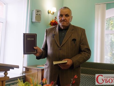 «Тут ми народилися, Бог не зробив помилки»: у селі на Житомирщині залишилося 20 людей