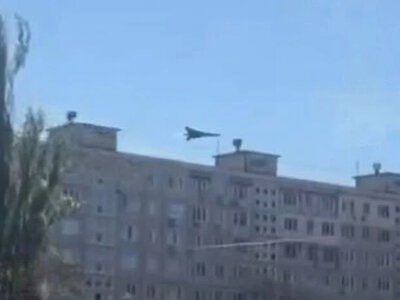 Пролетів над дахом багатоповерхівки: падіння дрона на Оболоні потрапило на відео