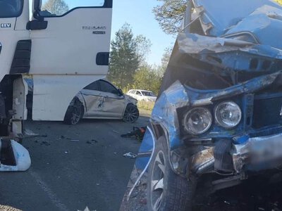 На Закарпатті вантажівка влетіла в чергу авто біля пункту пропуску ДПСУ: є загиблий