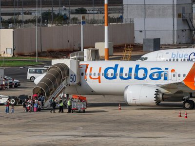 Пасажири увірвалися до кабіни FlyDubai: капітан лежав поранений, другий пілот бив по панелі