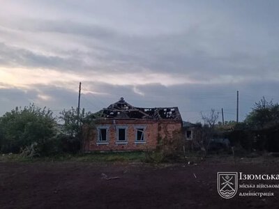 Більше 20 будинків пошкодив ворог в Ізюмі – по місту били КАБами