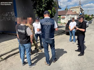 Просили 25 тисяч: на Львівщині викрили схему незаконного переправлення чоловіків через кордон