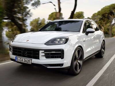 Porsche зник, а в декларації з'явилися 400 тисяч: нова історія з авто чиновника