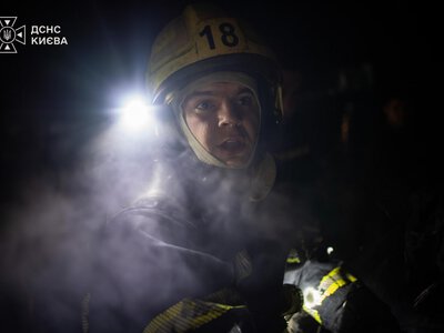 У Києві російський дрон влучив у будівлю школи