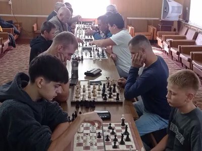 У Кобеляках відбувся відкритий шаховий турнір: перемогу виборов 14-річний майстер