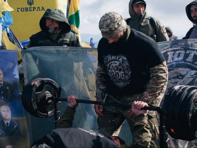 Українські воїни встановили рекорд світу із жиму штанги на Говерлі