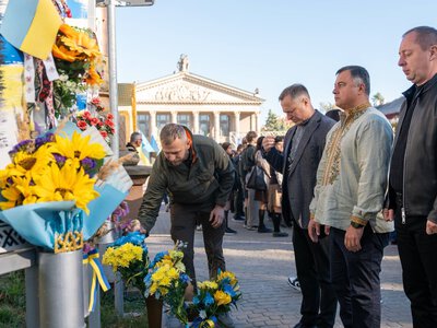 На Театральному майдані Тернополя урочисто відзначили День захисників і захисниць України