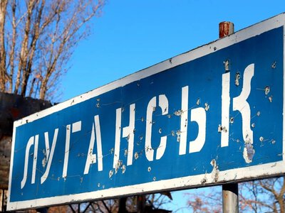 В окупованому Луганську місцеву мешканку звинуватили в державній зраді та засудили на 12 років