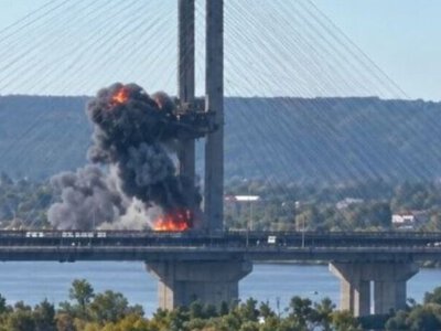 Рашисти двічі вдарили по Південному мосту в Києві: коли відновлять рух?