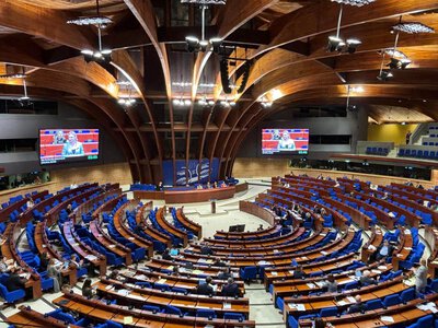 ПАРЄ визнала «вибори» до Держдуми РФ нелегітимними та підтримала обмеження віз для росіян