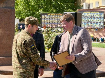 У Калуській громаді до Дня захисників відзначили п’ятьох військовослужбовців