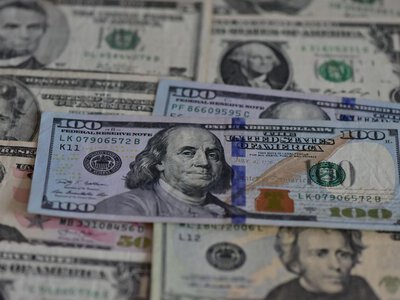 Яким буде курс долара та євро наприкінці року: прогноз банкіра