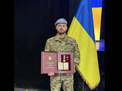 Першим у світі успішно застосував FPV-дрон-камікадзе: начрозвідки батальйону SIGNUM Сергій Жуковін отримав звання Героя України