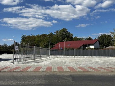 У Мукачеві відкрили безкоштовну парковку для відвідувачів замку Паланок (ФОТО)